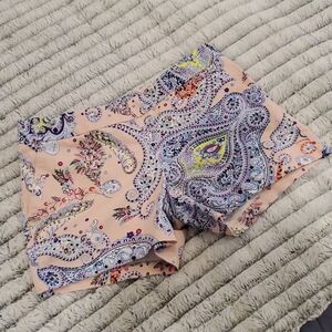 Beautiful light pink paisley Express shorts size 4